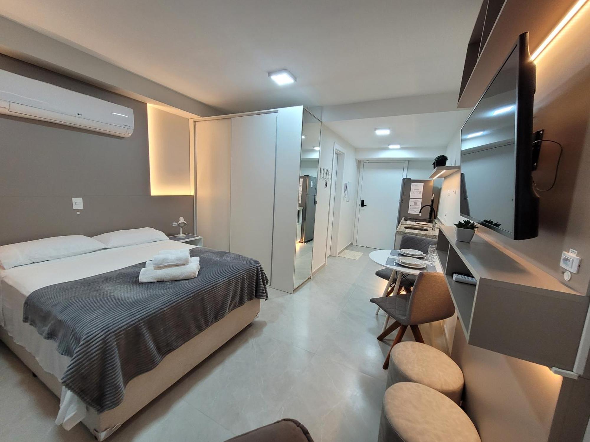 Studio Lux Ao Lado Da Puc Com Netflix Porto Alegre Exteriör bild